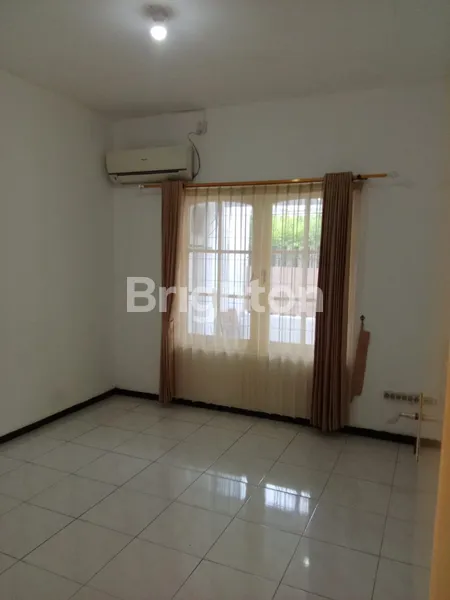 image RUMAH TERAWAT SIAP HUNI SELANGKAH RAYA DARMO PERMAI SURABAYA BARAT (6)