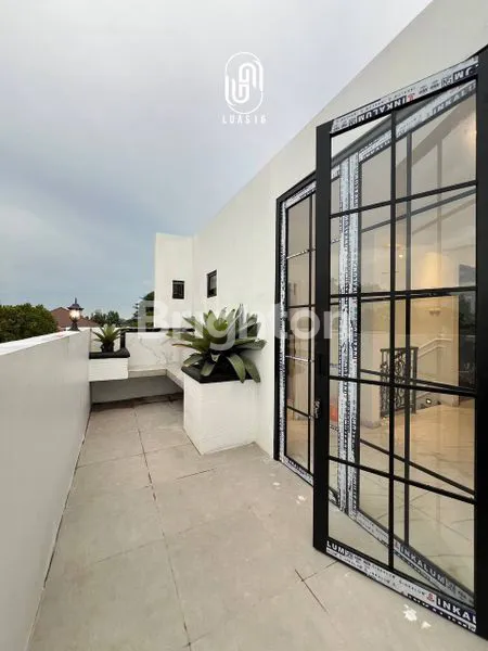 image RUMAH CANTIK DI JAGAKARSA JAKARTA SELATAN LOKASI STRATEGIS (6)