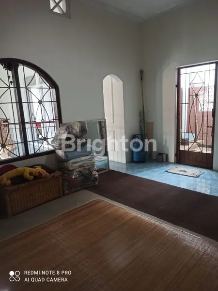 image RUMAH HOOK MEWAH 2½ LANTAI DI DALAM CLUSTER KOTA BEKASI (3)