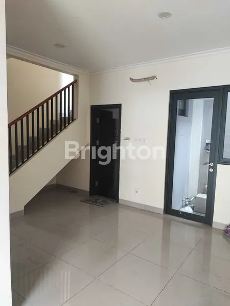 image DISEWAKAN  RUMAH 3KT SIAP HUNI DI CLUSTER BARONI, SUMMARECON GADING SERPONG (2)