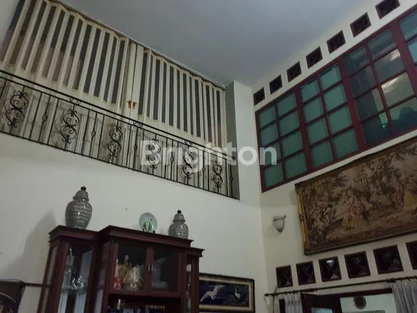 image DI JUAL RUMAH 2 LANTAI SUPER MEWAH SIAP HUNI DI JAKARTA SELATAN, 5-10 MENIT KE SENAYAN CITY, 15-25 MENIT KE KEMANG, 15-20 MENIT KE PONDOK INDAH MALL (2)