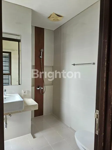 image RUMAH 2 LANTAI SIAP HUNI DI THE EMINENT BSD (6)