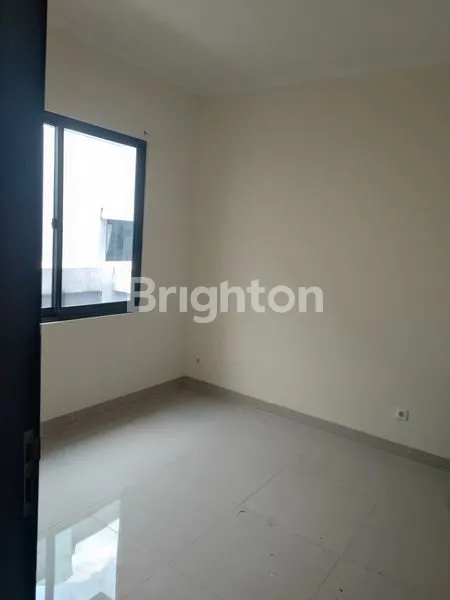 image DISEWAKAN  RUMAH 3KT SIAP HUNI DI CLUSTER BARONI, SUMMARECON GADING SERPONG (4)