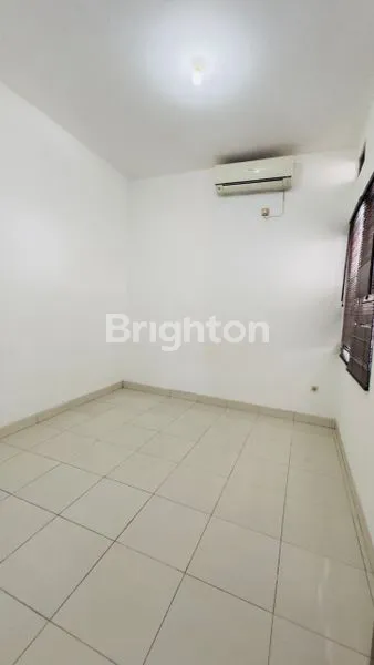 image RUMAH HOOK KEMANG PRATAMA, LT 300M² SIAP HUNI (6)