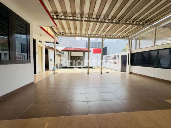 image RUMAH HOOK KEMANG PRATAMA, LT 300M² SIAP HUNI (7)