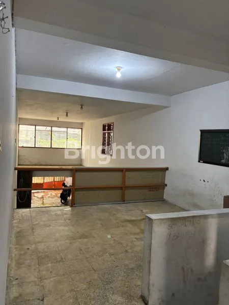 image DISEWAKAN RUMAH STRATEGIS DI JELAMBAR  (1)