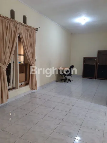 image RUMAH GRIYA LOKA BSD CITY TANGERANG SELATAN (6)