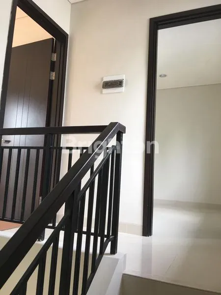 image RUMAH 2 LANTAI SIAP HUNI DI THE PRECIA BSD (4)
