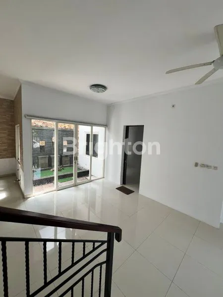 image DIJUAL RUMAH APIK , TINGGAL MASUK  DAN SIAP PINDAHAN , RUMAH PERBATASAN SBY - SDA AKSES TRANSPORTASI MUDAH 24 JAM (8)