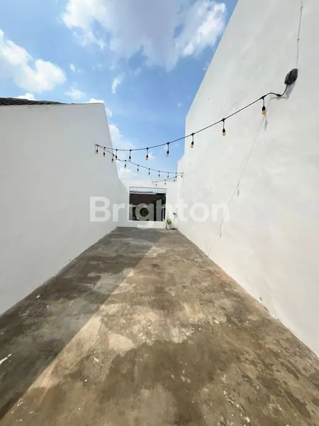 image DIJUAL RUMAH APIK , TINGGAL MASUK  DAN SIAP PINDAHAN , RUMAH PERBATASAN SBY - SDA AKSES TRANSPORTASI MUDAH 24 JAM (6)