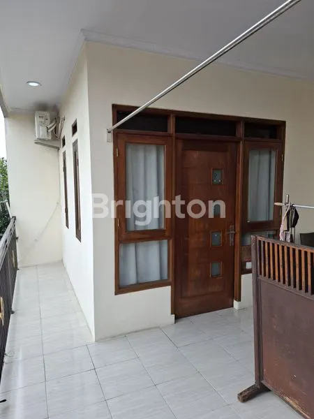 image DIJUAL CEPAT RUMAH CANTIK 2 LANTAI (BUTUH UANG )  (6)