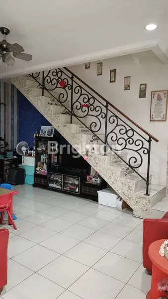 image RUMAH SIAP HUNI DI CLUSTER MICHELIA GADING SERPONG (3)