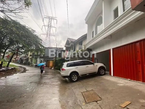 image RUKO BARU 2 LANTAI PARKIRAN LUAS (PAJERO MASUK) DI CILEDUG (3)