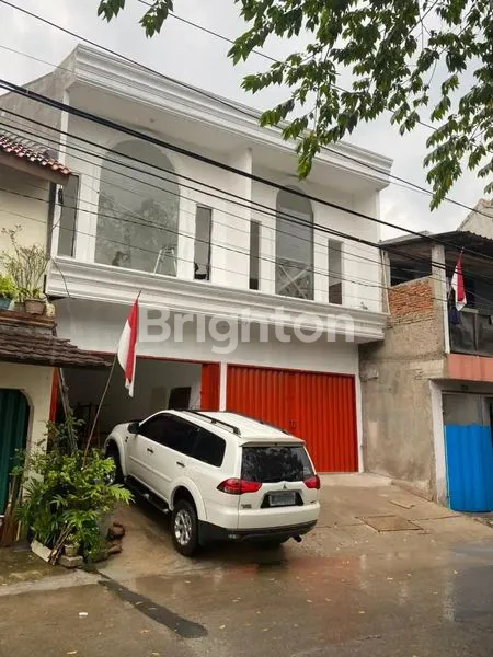 image RUKO BARU 2 LANTAI PARKIRAN LUAS (PAJERO MASUK) DI CILEDUG (2)