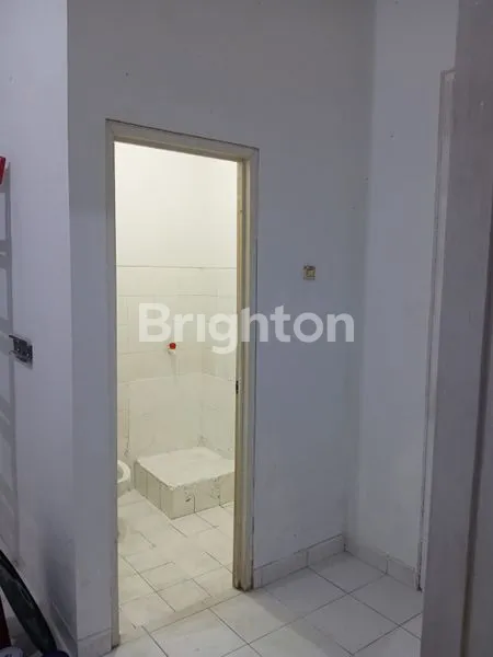 image RUMAH SIAP HUNI DALAM KOMPLEK 15 MENIT KE STASIUN DAN TOL (7)