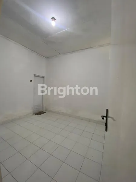 image RUMAH SIAP HUNI DALAM KOMPLEK 15 MENIT KE STASIUN DAN TOL (3)