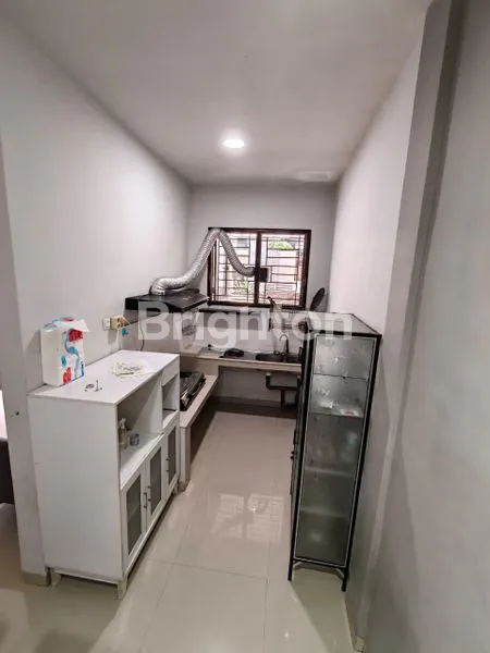 image DISEWAKAN RUMAH 2 LANTAI BABATAN PANTAI (4)