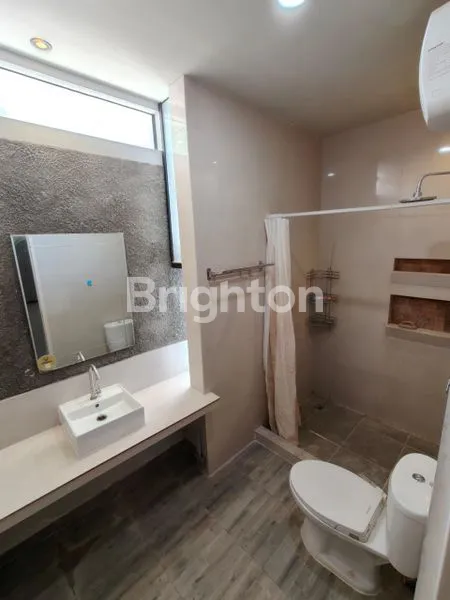 image DISEWAKAN RUMAH 2 LANTAI BABATAN PANTAI (7)