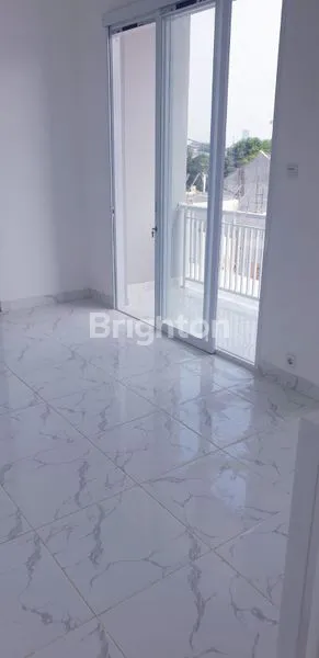 image RUMAH BARU 2 LANTAI DI PONDOK JAGUNG, SIAP HUNI (5)