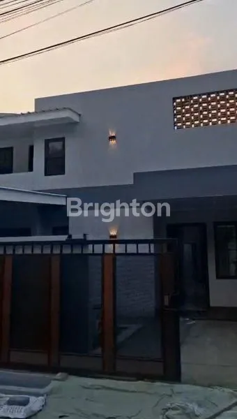 image HUNIAN MEWAH MENTENG, 2 LANTAI SEMI FURNISHED (2)