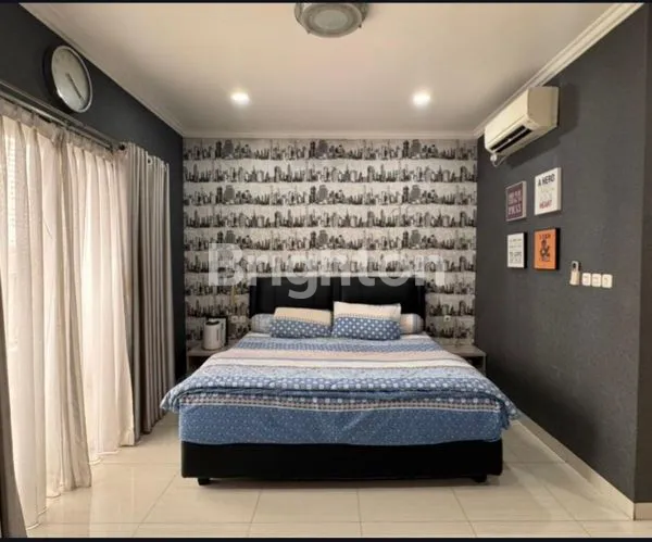 image RUMAH MEWAH 3,5 LANTAI HADAP SELATAN BANDENGAN JAKARTA UTARA (7)