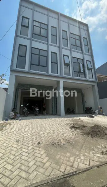 RUKO 3 LANTAI DI AREA KOMERSIL RAYA PUCANG ANOM