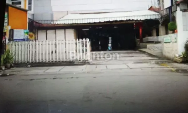 image RUMAH USAHA DI JL PACUAN KUDA COCOK UNTUK SEGALA USAHA SURABAYA PUSAT (1)