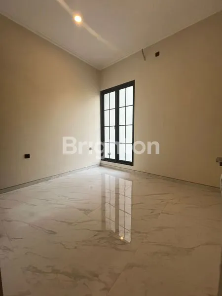 image RUMAH 2 LANTAI BARU GRESS DEKAT MANYAR KLAMPIS MERR KEPUTIH KERTAJAYA ITS UNAIR VITA ARAYA (3)