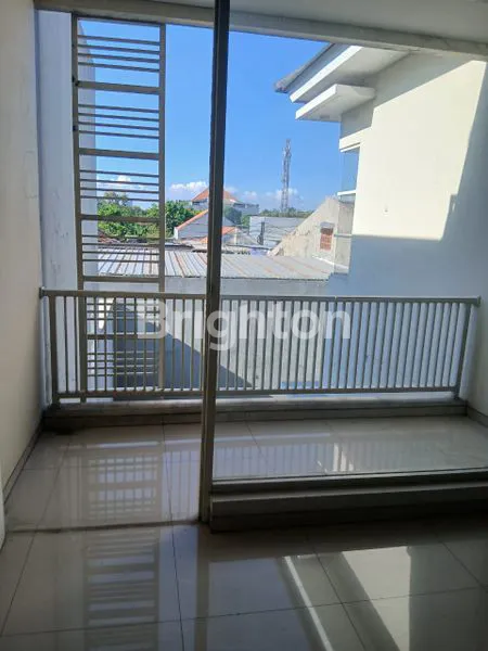 image RUMAH BERSIH TERAWAT DI JEMURSARI (7)