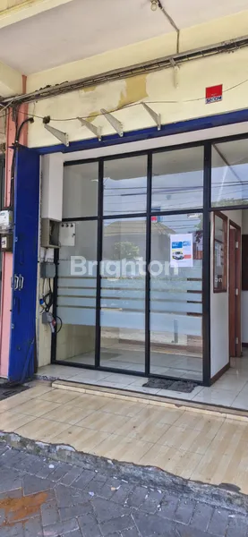 image RUKO 3 LANTAI & ROOFTOP LOKASI SUPER STRATEGIS SELANGKAH DARI JALAN RAYA JEMURSARI (2)