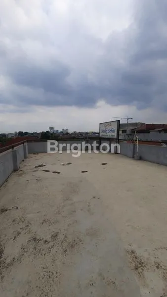 image DIJUAL RUKO 3 LANTAI + RUMAH BELAKANG | LUAS TANAH 310 M² | LOKASI STRATEGIS JL. RA KARTINI, BEKASI (7)