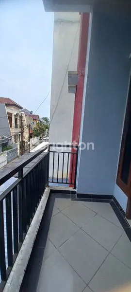 image DI JUAL/ SEWA RUMAH 3 LANTAI DI TOMANG, JAKARTA BARAT (4)