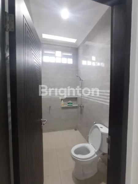 image RUMAH MEWAH 2 LANTAI DI ARCAMANIK, LT 248M² (7)