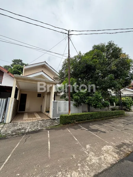 RUMAH HOOK DI JALAN PUNAI BINTARO JAYA SEKTOR 2