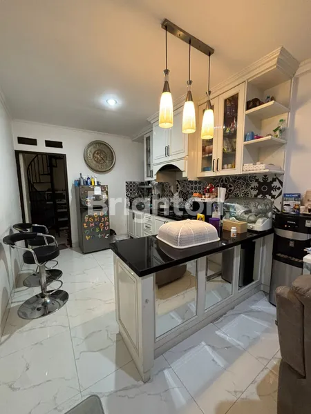 image RUMAH HOOK DI JALAN PUNAI BINTARO JAYA SEKTOR 2  (6)