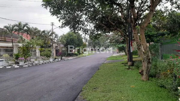 image DIJUAL RUMAH LUAS 2 LANTAI AREA JALAN BUNGA BUNGA LOWOKWARU DEKAT KE AREA SUHAT (7)