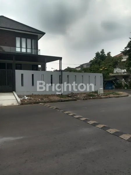 image RUMAH HOEK TAMAN MERUYA LUAS TANAH: 390M² JAKARTA BARAT DEKAT PINTU TOL MERUYA DAN JOGLO DEKAT MALL PURI INDAH (2)