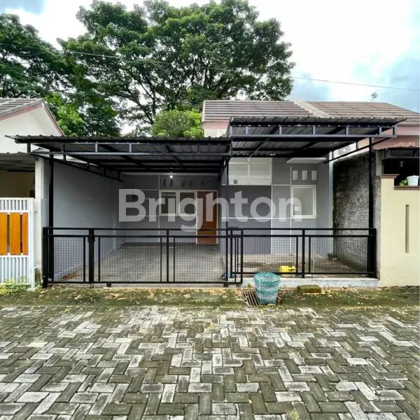 RUMAH SIAP HUNI DI PERUM PURI PAGELARAN, MOJOSONGO