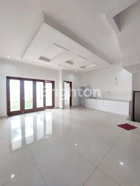 image RUMAH CANTIK DAN LUAS DI CILANDAK TIMUR JAKARTA SELATAN (3)