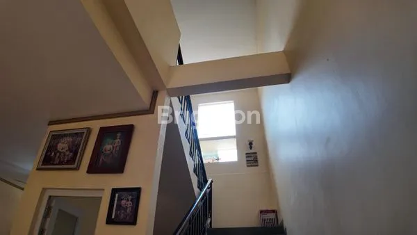 image RUMAH MEWAH DI TAMAN SIMPRUK (4)