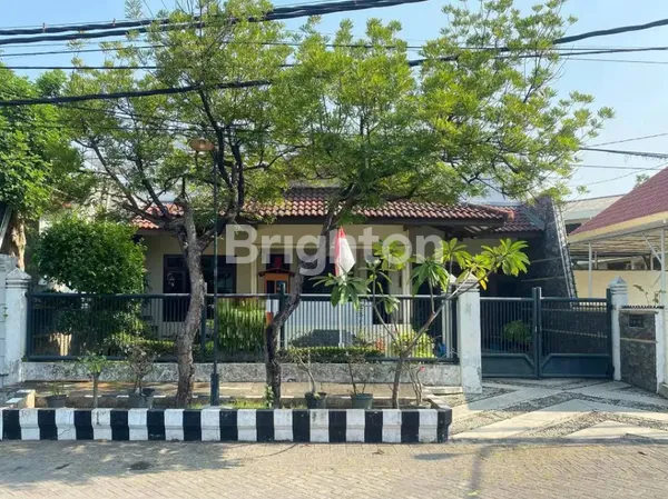 image RUMAH RAYA KUTISARI BISA DIBANGUN LAGI UNTUK KOS, RUANG TENGAH LOS, DEKAT KAMPUS PETRA, DEKAT TOL WARU  (1)