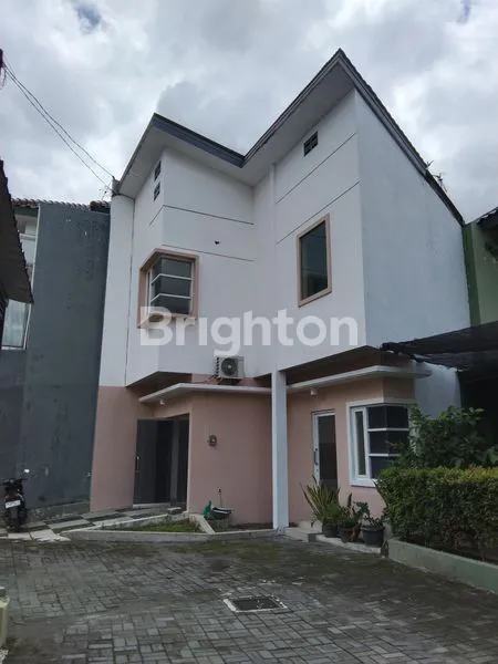 image RUMAH USAHA EX KANTOR PEMASARAN, LOKASI STRATEGIS (1)