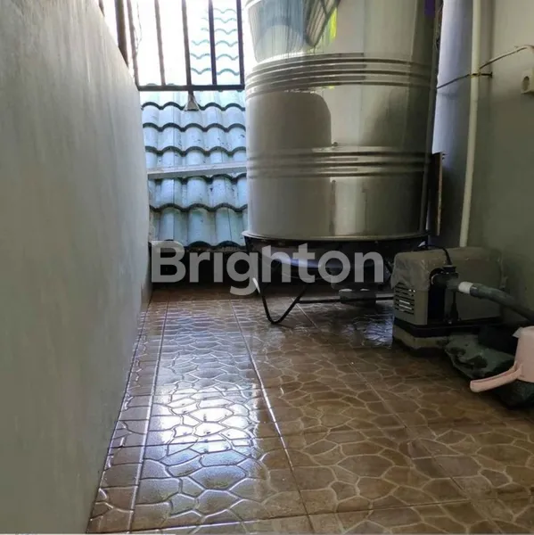 image HUNIAN NYAMAN SUKOLILO DIAN REGENCY, DINGIN HADAP SELATAN, SANGAT TERAWAT  (6)