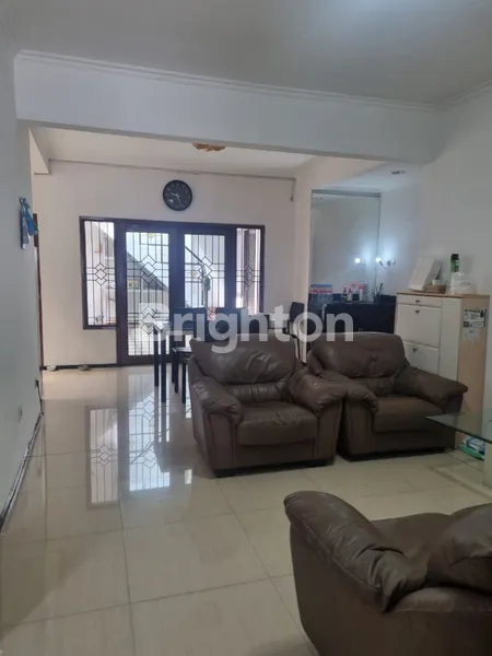 image RUMAH KOTAK 1 LANTAI SIAP HUNI DARMO PERMAI, SURABAYA BARAT (6)