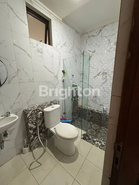 image RUMAH HOOK DENGAN TANAH YANG LUAS DI BINTARO JAYA (8)