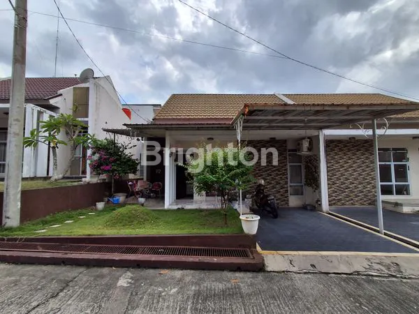 image RUMAH STRATEGIS DEKAT RS & KAMPUS AWALBROS (1)