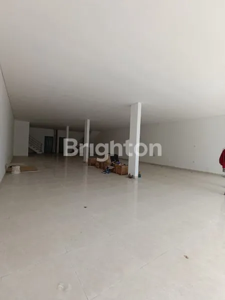 image HOT ITEM! SEWA 2 UNIT RUKO 2 LANTAI – FULL BLOCK SEMINYAK (4)