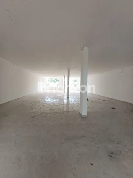 image HOT ITEM! SEWA 2 UNIT RUKO 2 LANTAI – FULL BLOCK SEMINYAK (5)