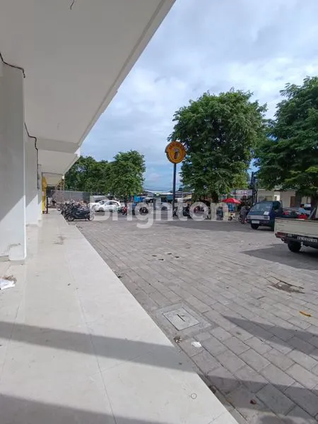 image HOT ITEM! SEWA 2 UNIT RUKO 2 LANTAI – FULL BLOCK SEMINYAK (6)