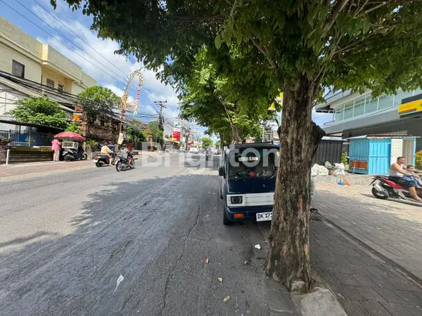 image HOT ITEM! SEWA 2 UNIT RUKO 2 LANTAI – FULL BLOCK SEMINYAK (7)